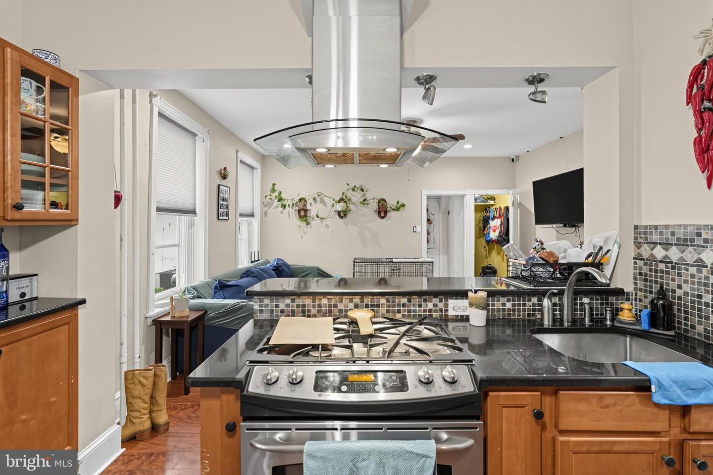 6610 Ditman St Property Photo 16