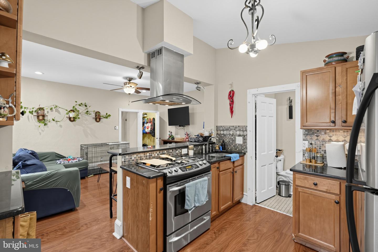 6610 Ditman St Property Photo 19
