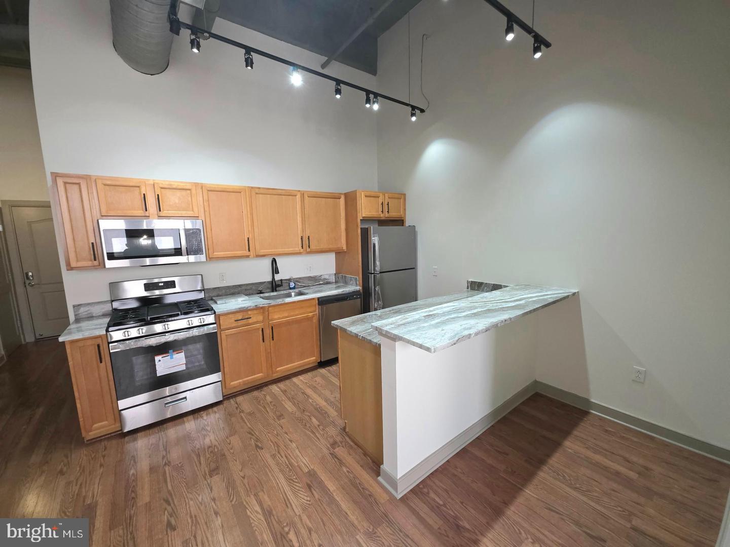 511-19 N Broad St N #1004 Property Photo 4