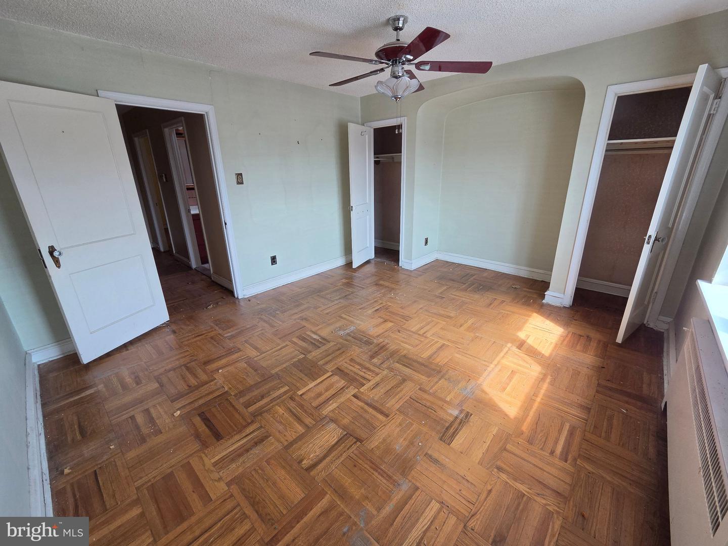 6106 Castor Ave Property Photo 23