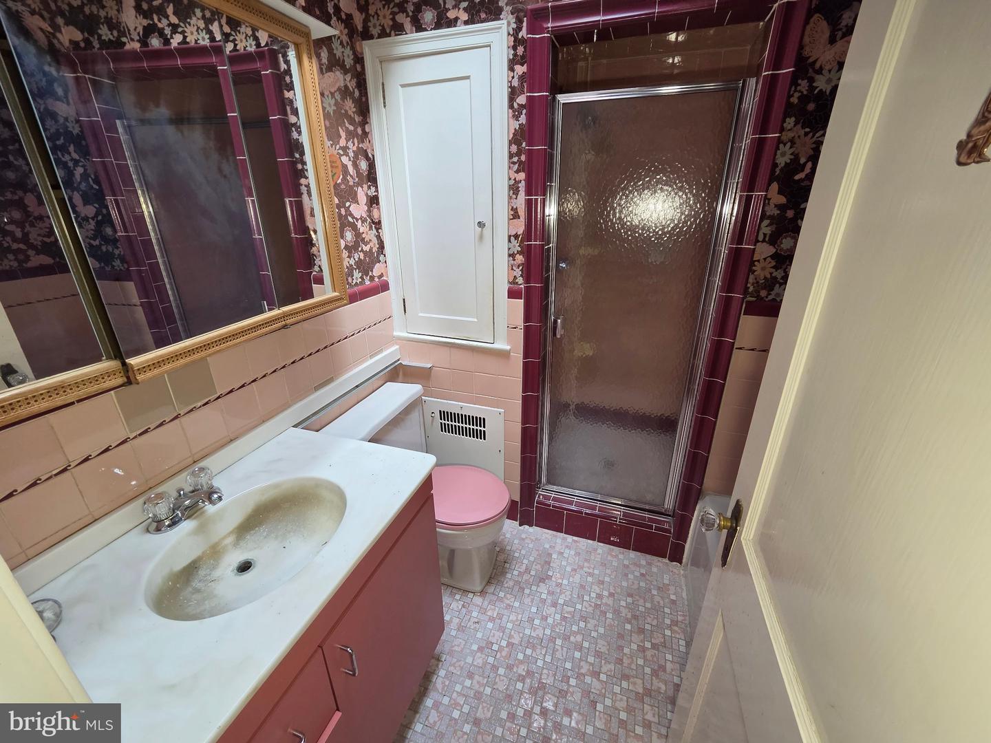 6106 Castor Ave Property Photo 24
