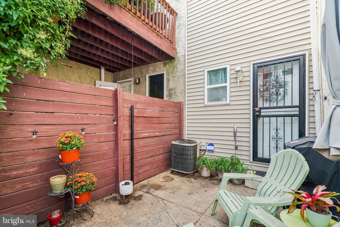 419 E Flora St Property Photo 10