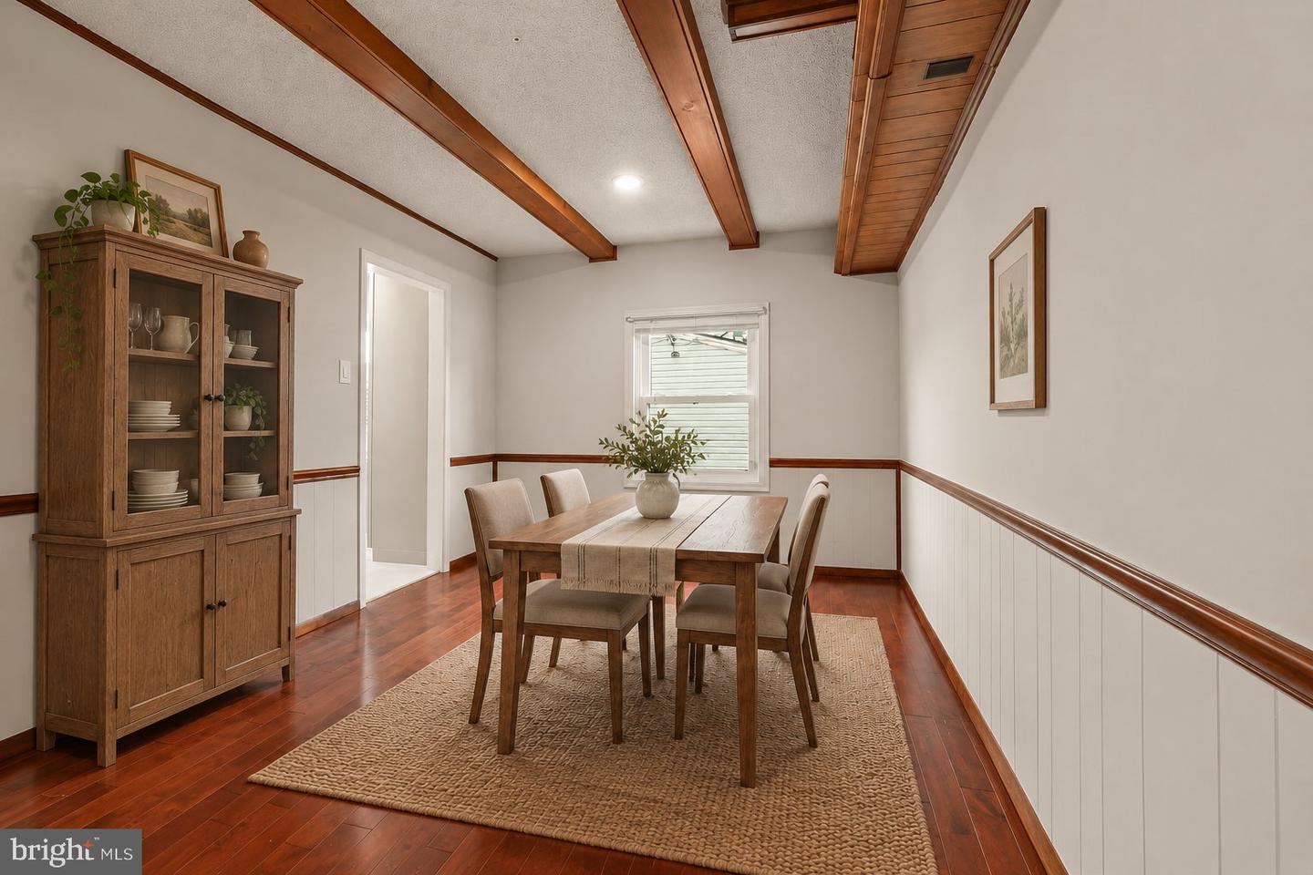 11405 Gifford Ave Property Photo 9
