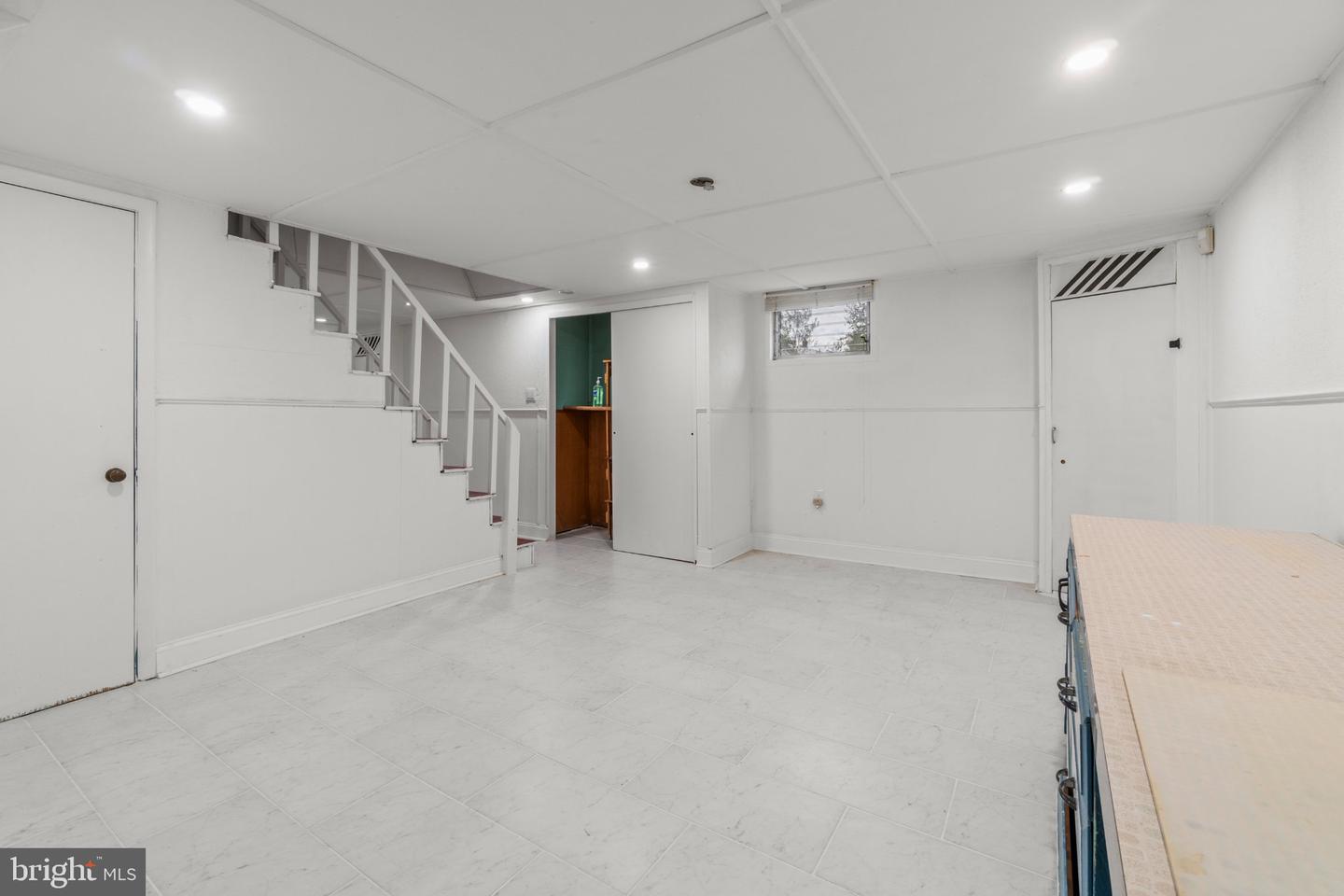 11405 Gifford Ave Property Photo 22