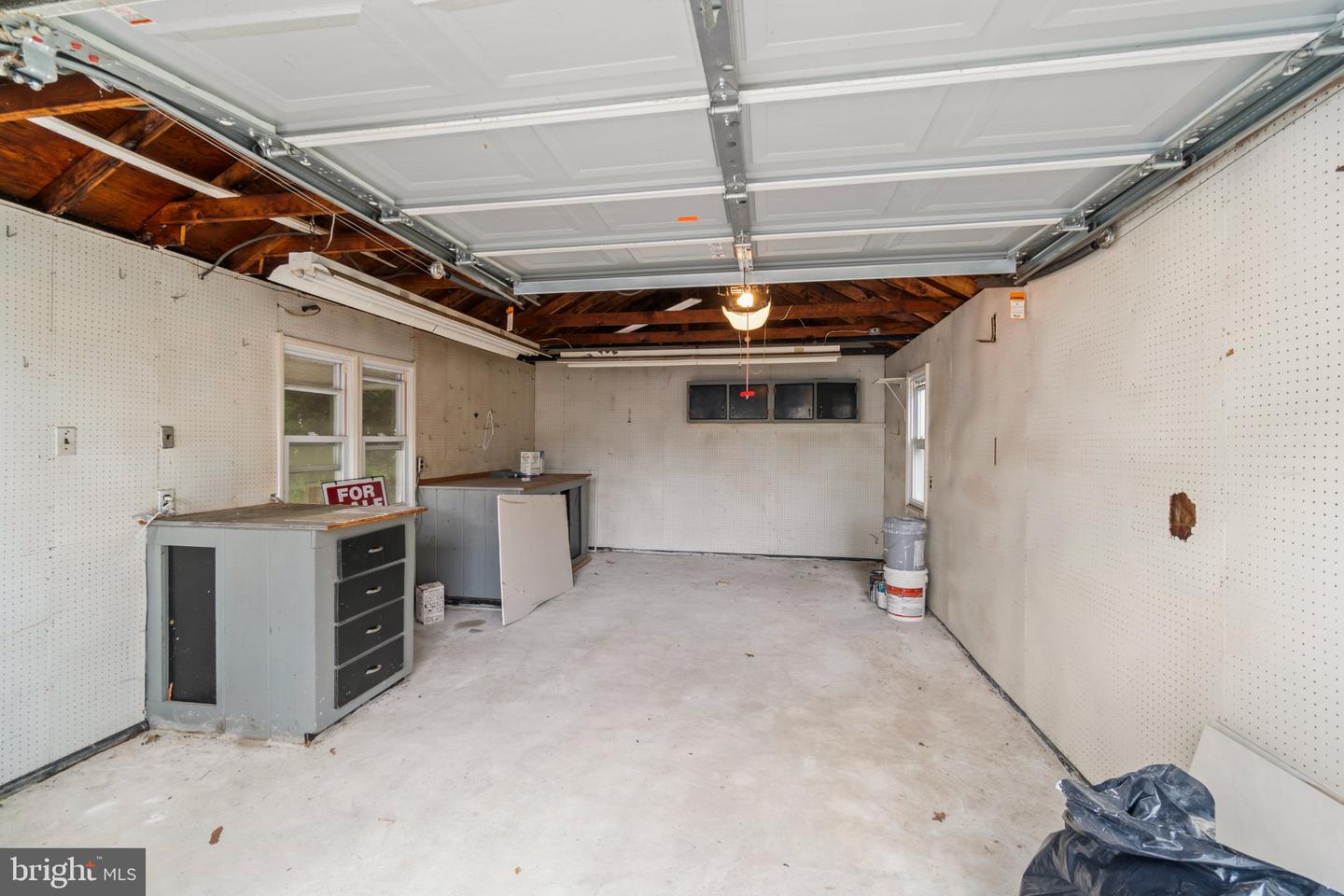 11405 Gifford Ave Property Photo 27