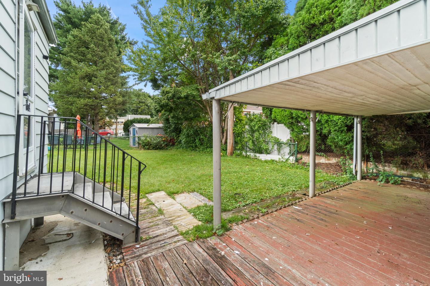 11405 Gifford Ave Property Photo 29
