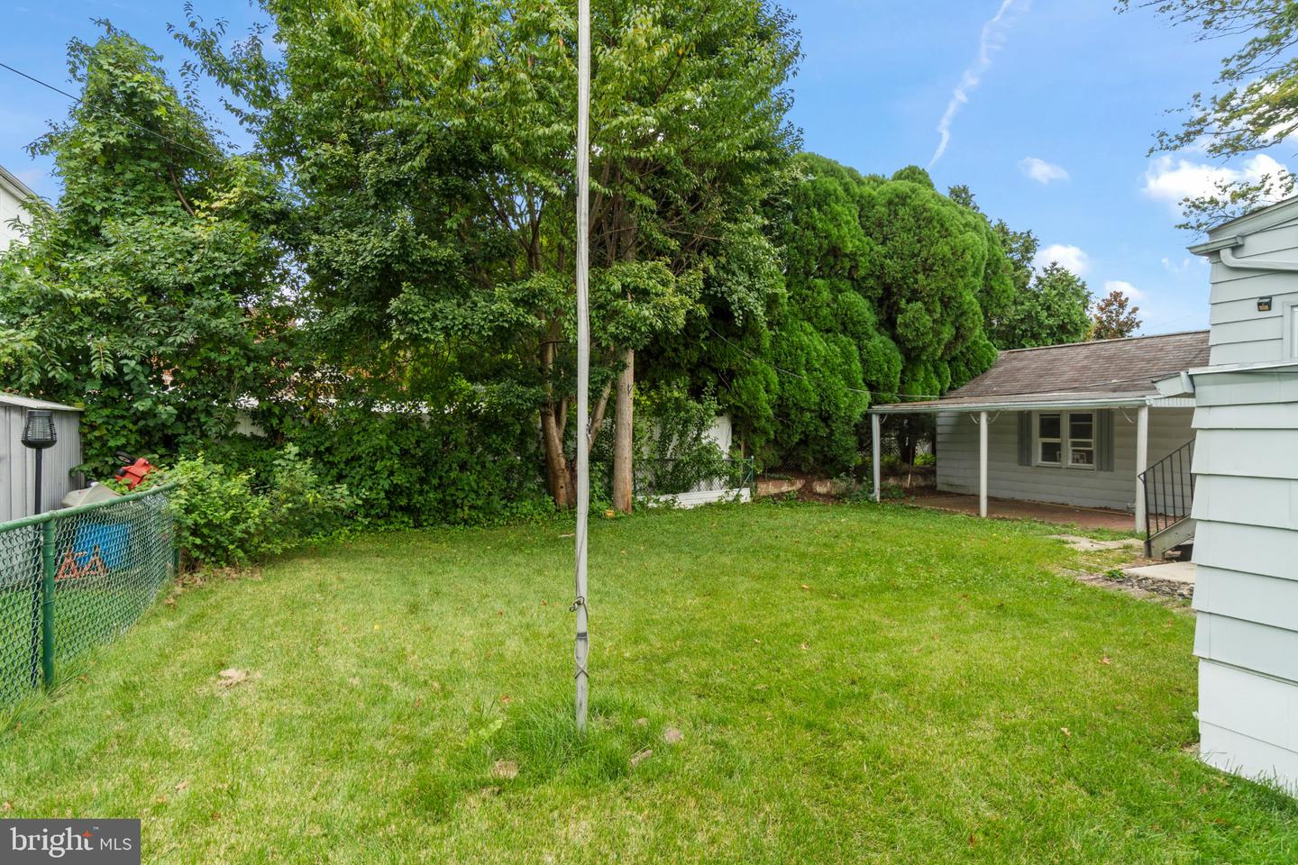 11405 Gifford Ave Property Photo 31