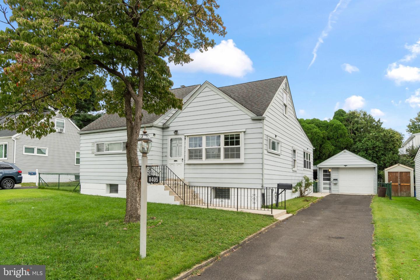 11405 Gifford Ave Property Photo 33
