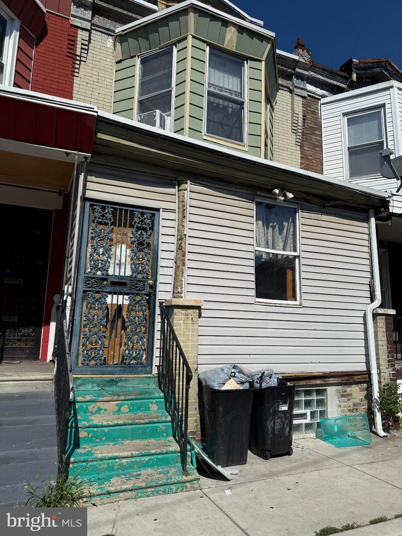 46 N Peach St Property Photo 2
