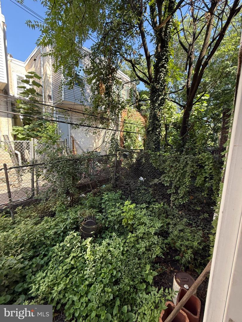 46 N Peach St Property Photo 6