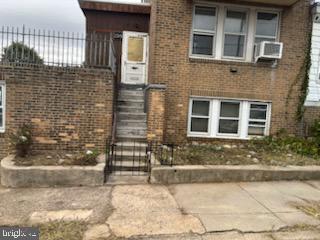 2715 W WESTMORELAND ST Property Photo 1