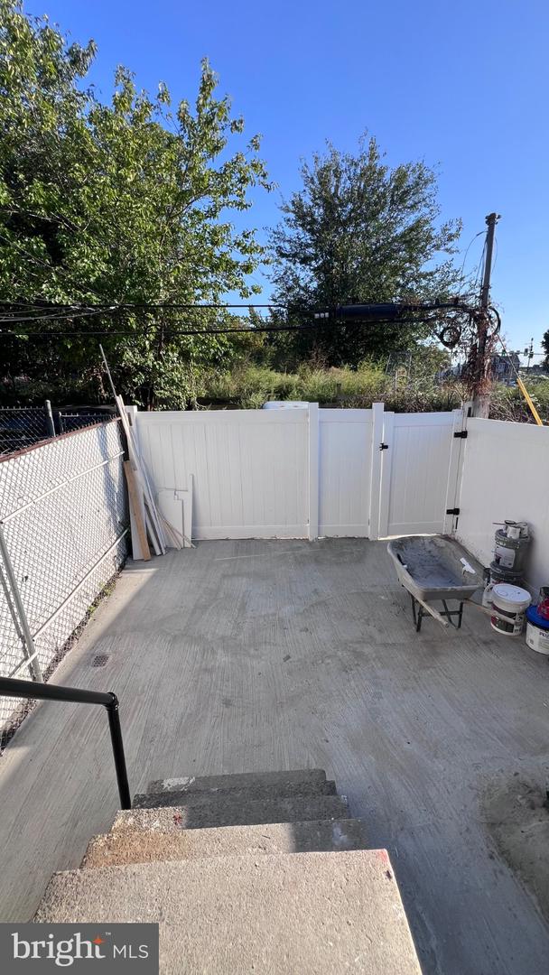 164 W Albanus St Property Photo 31