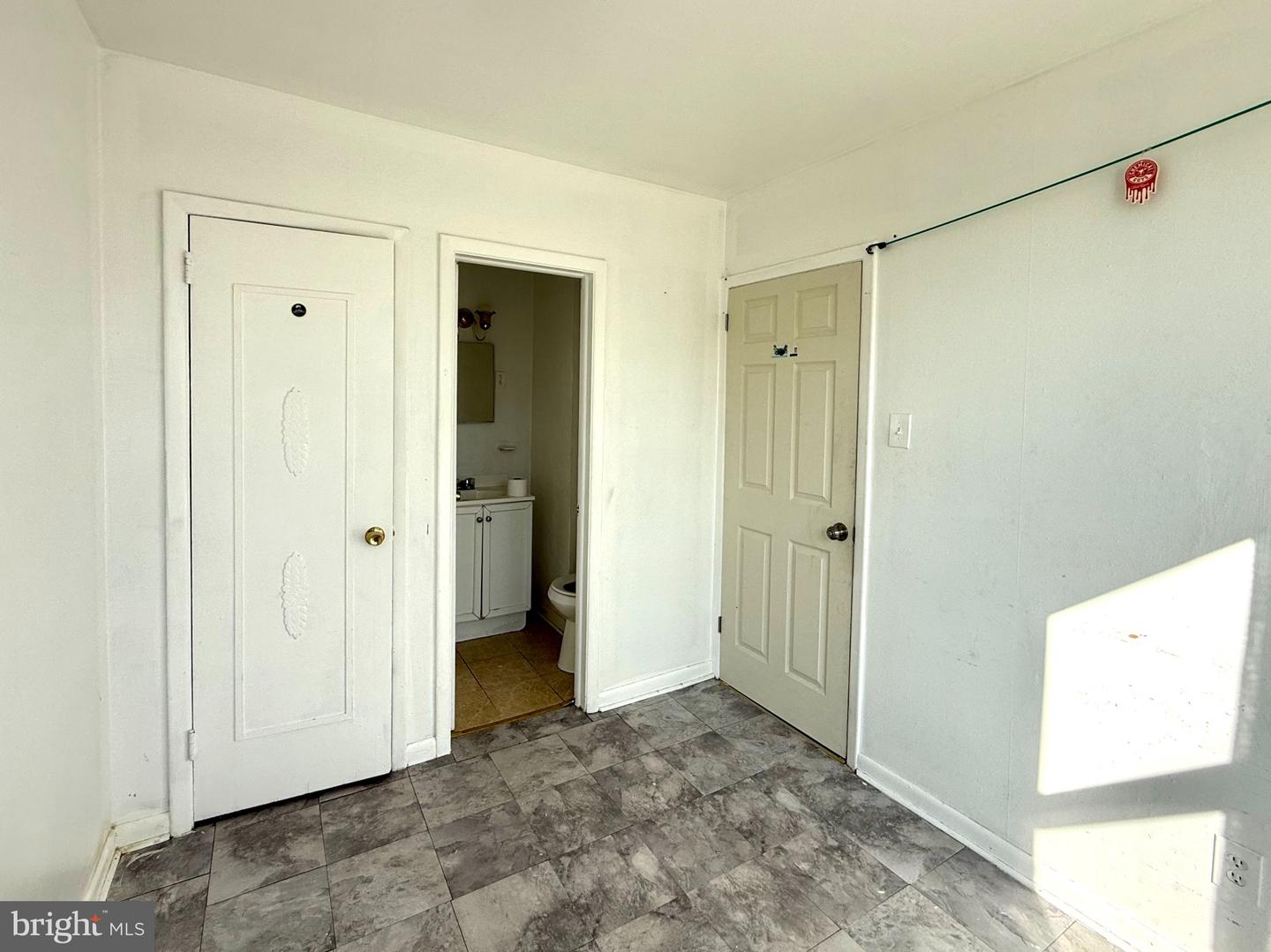 1413 Southampton Rd Property Photo 10