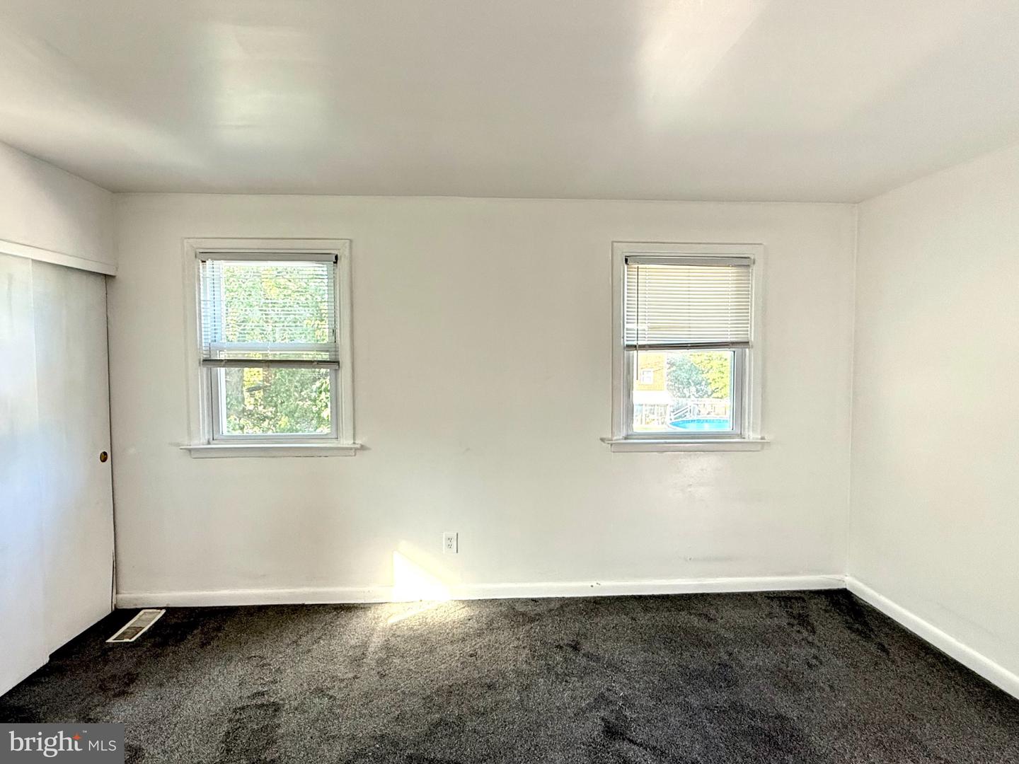 1413 Southampton Rd Property Photo 16