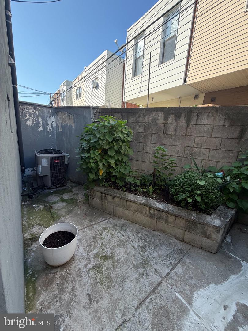1213 Snyder Ave Property Photo 5