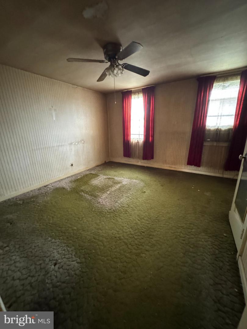 2940 Lardner St Property Photo 7