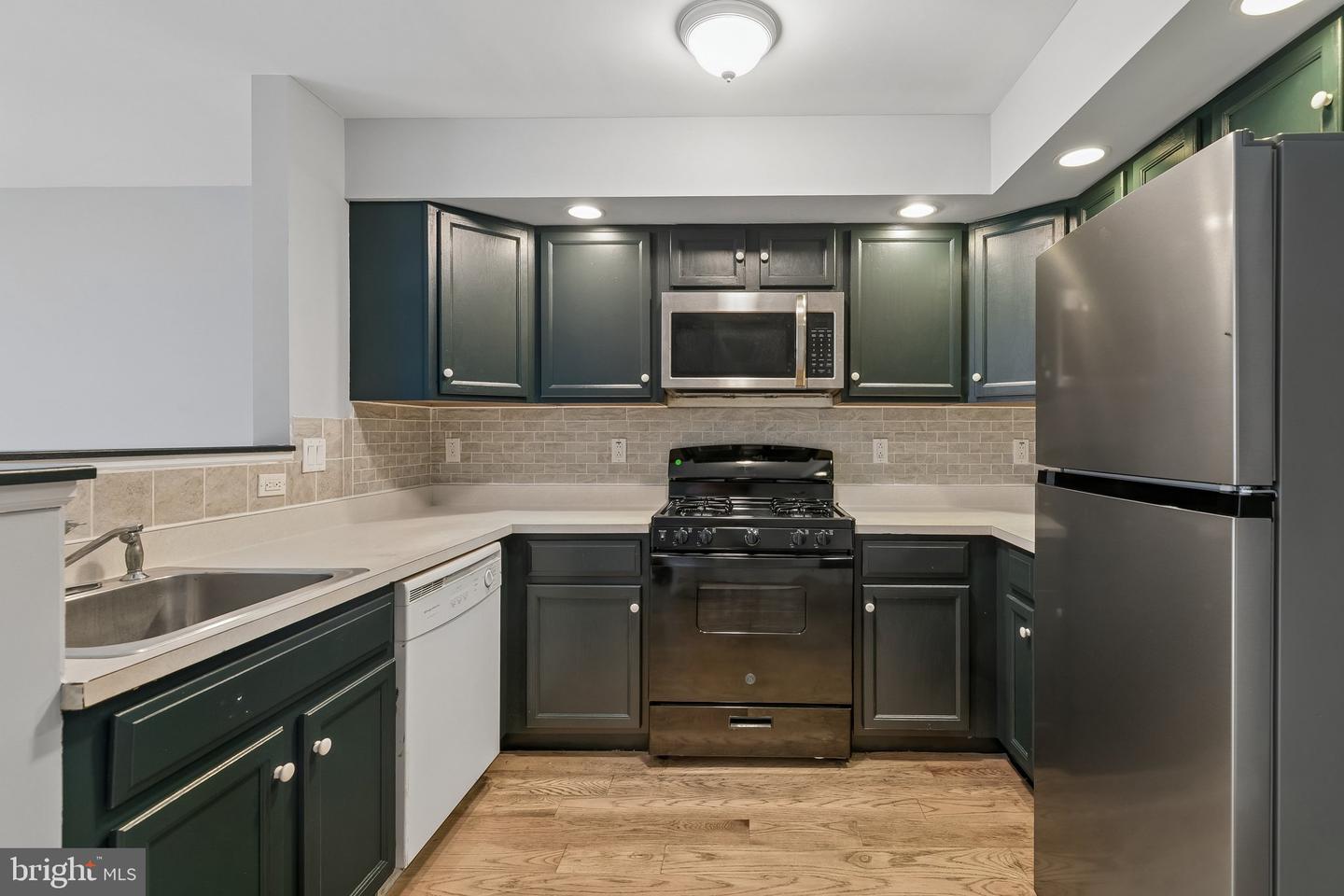 2640-00 E Venango St Property Photo 6
