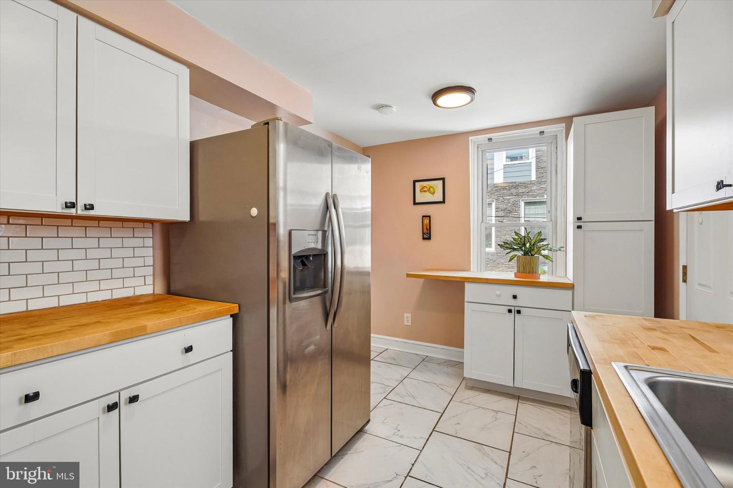 223 Grape St Property Photo 12