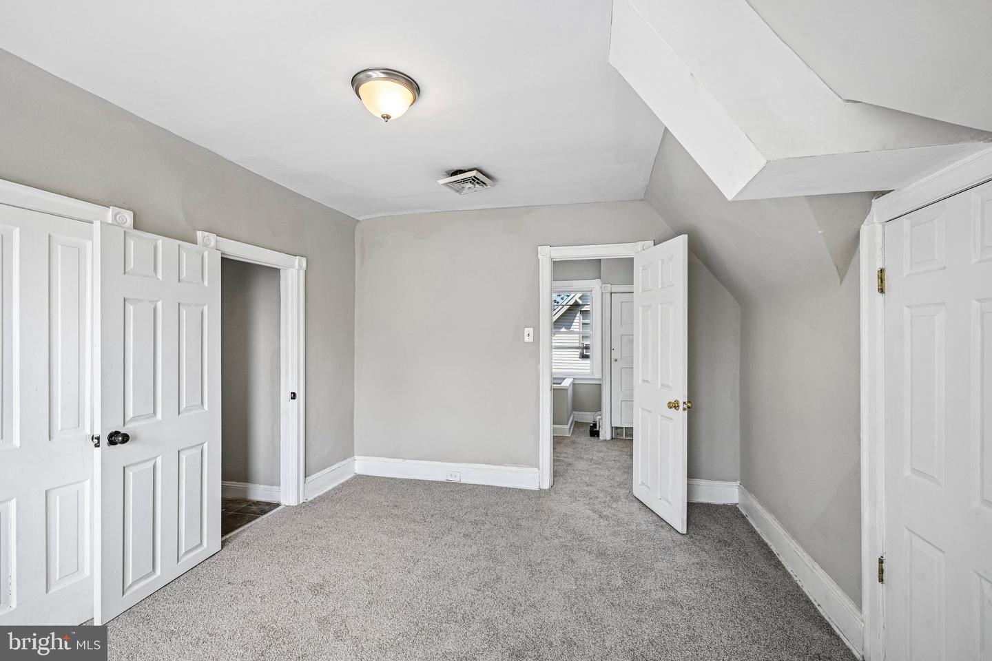 6604 N 13th St Property Photo 28