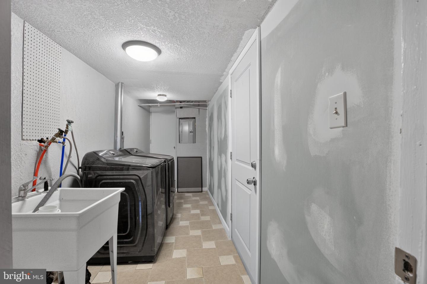 1905 Conlyn St Property Photo 25