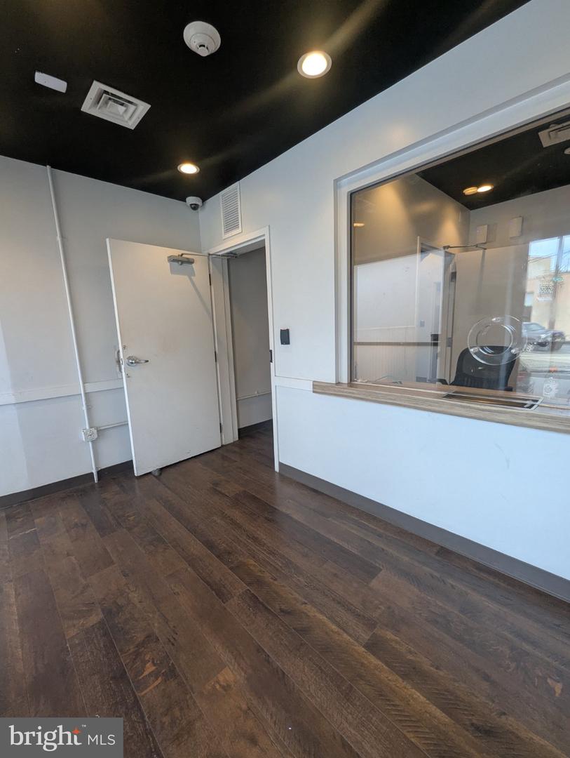 1125-27 E Passyunk Ave Property Photo 19