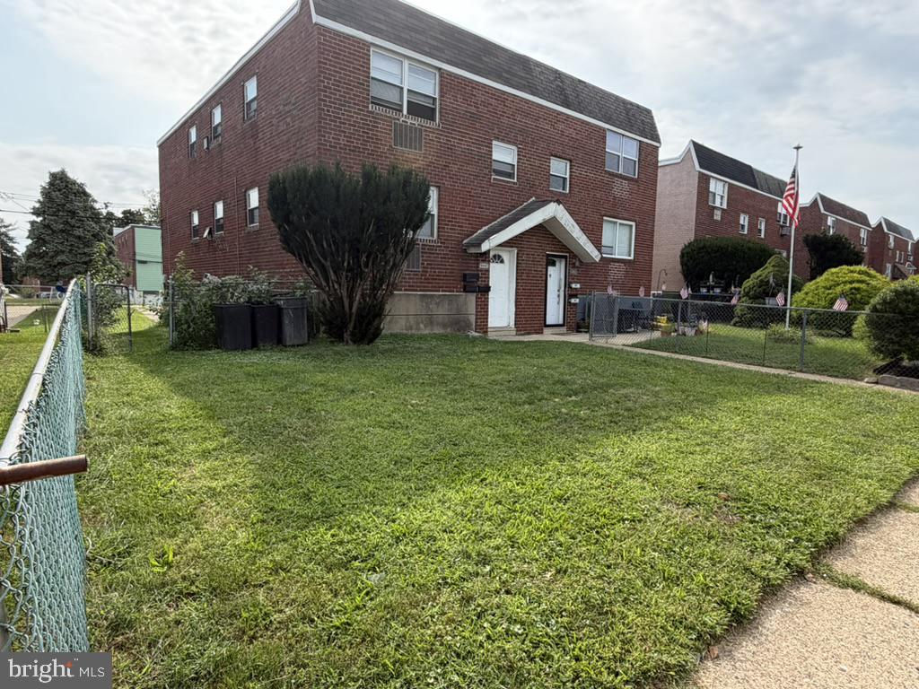 9447 Lansford St Property Photo 3