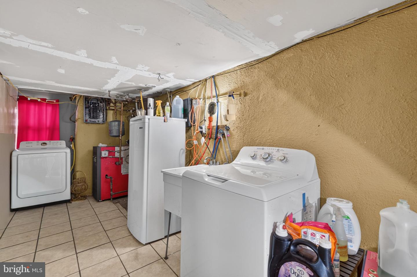 4646 Shelbourne St Property Photo 15
