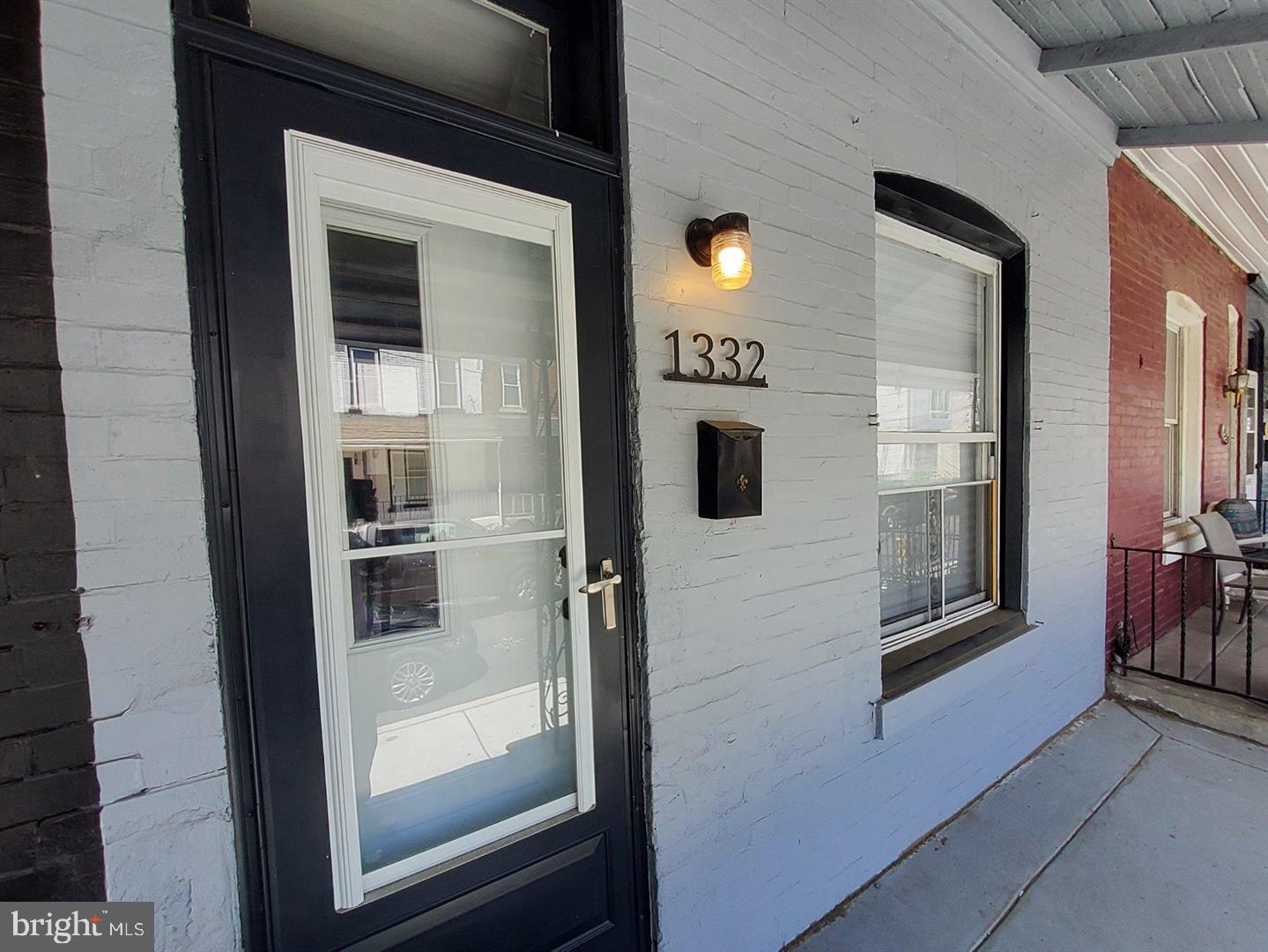 1332 S STANLEY ST Property Photo 1