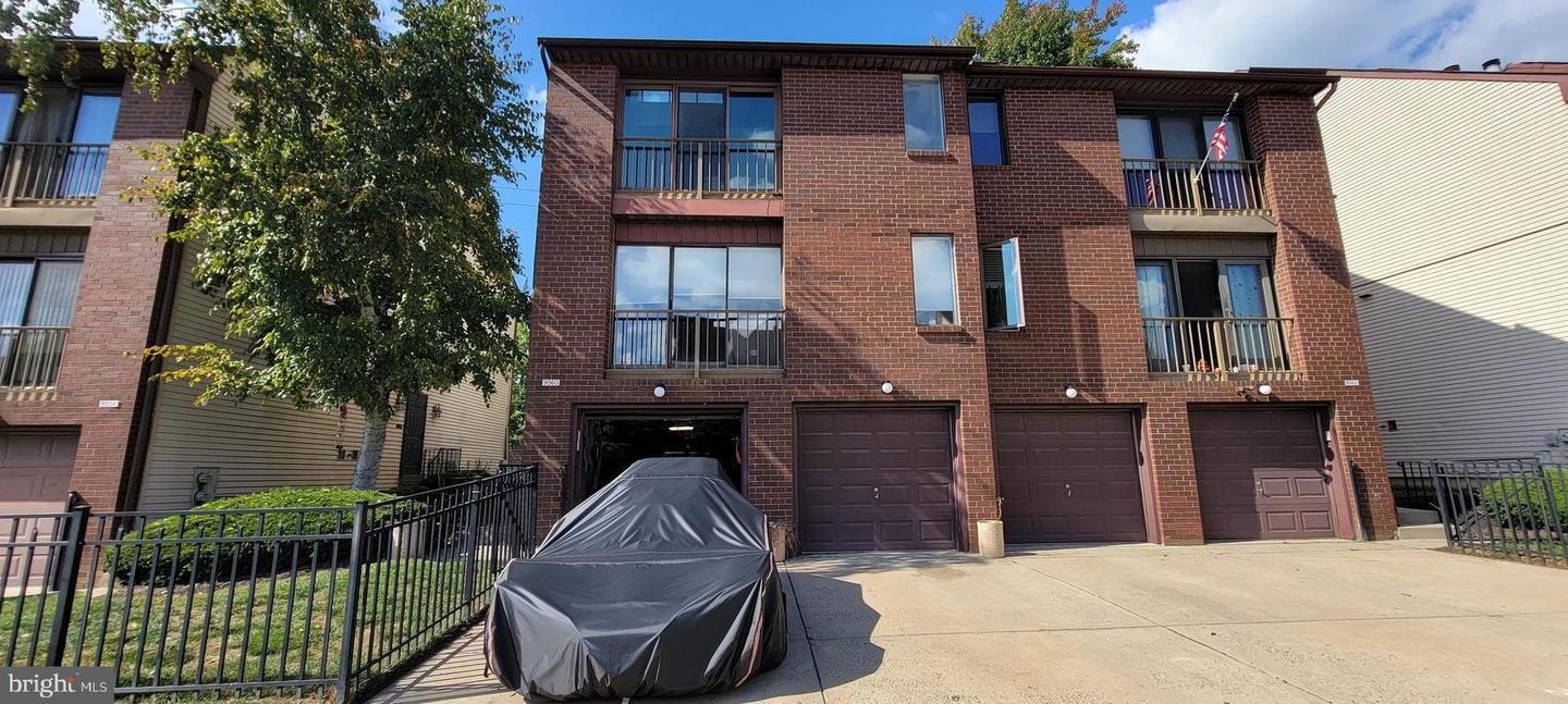 9560 James St #b Property Photo 1