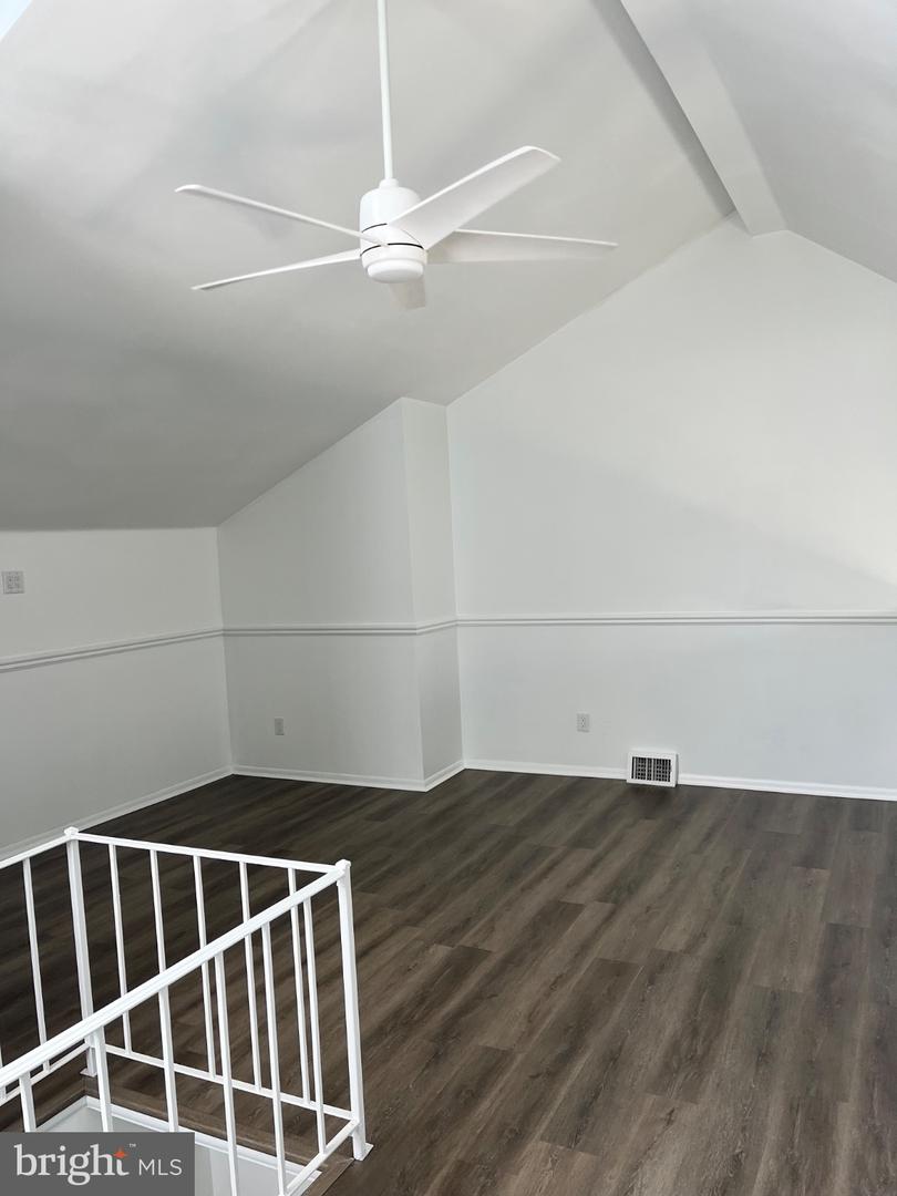 9560 James St #b Property Photo 11