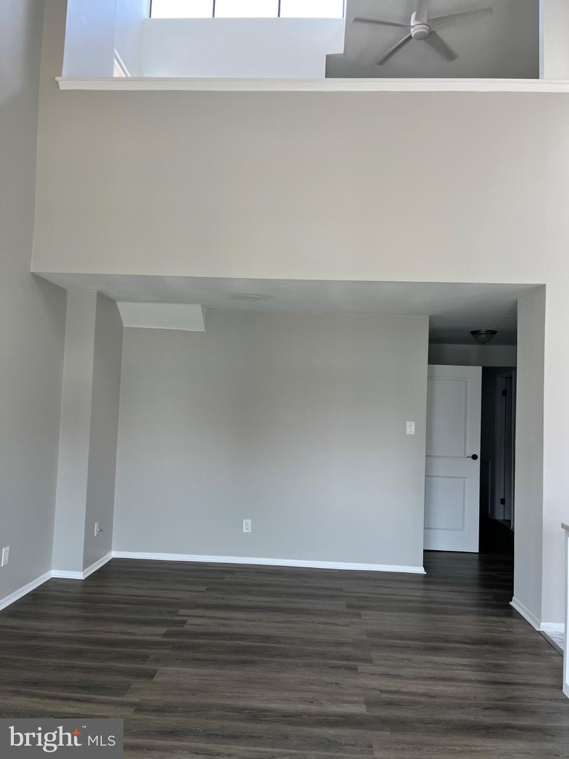 9560 James St #b Property Photo 14