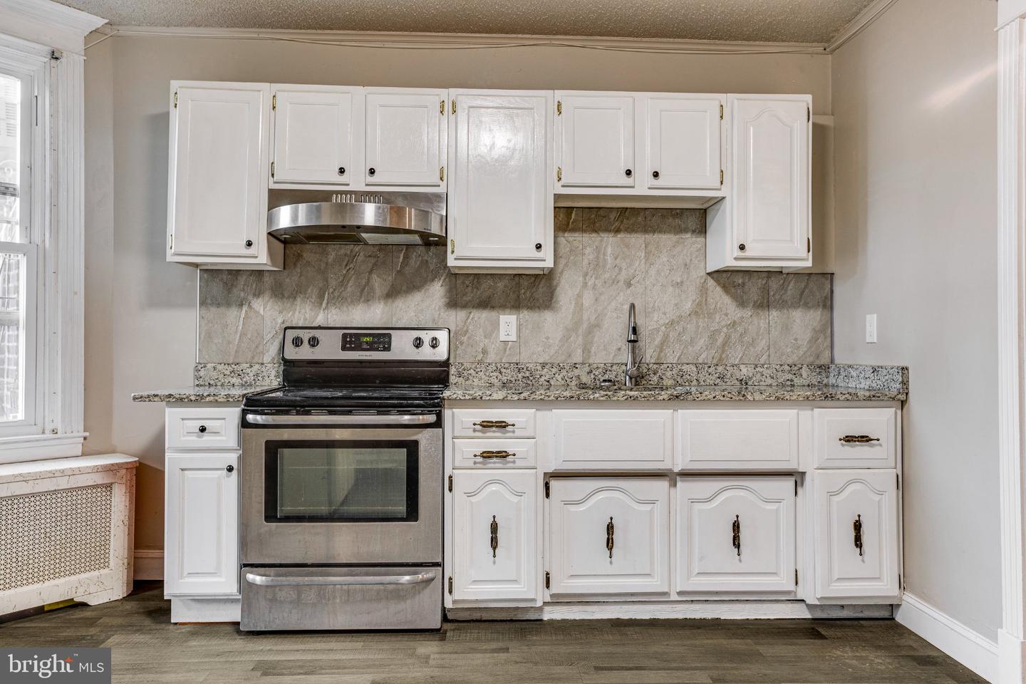 5639 N Uber St Property Photo 8