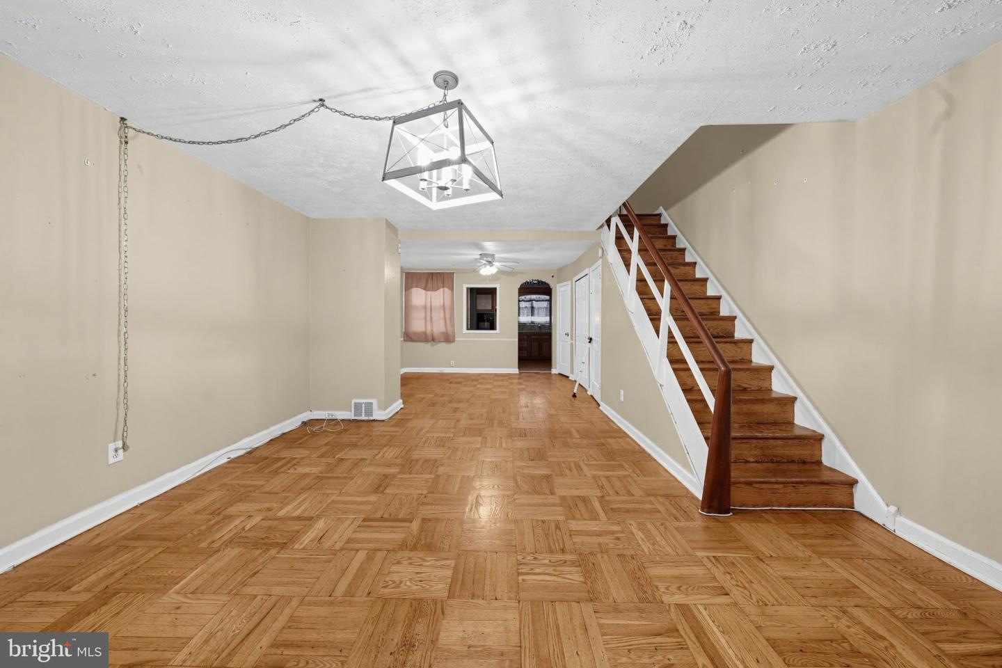 7248 Brous Ave Property Photo 6