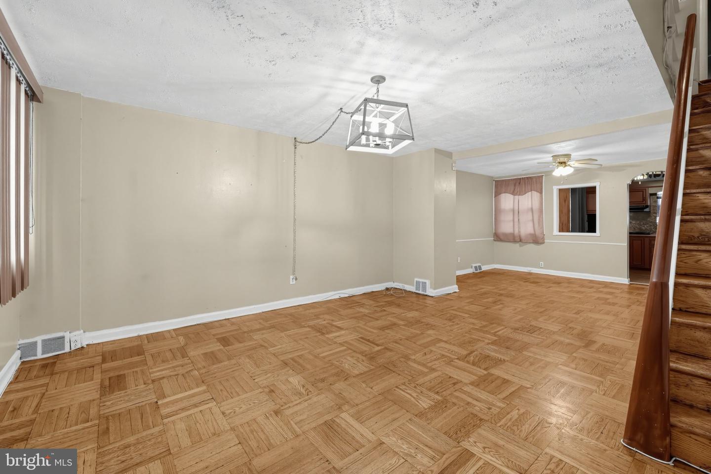 7248 Brous Ave Property Photo 9