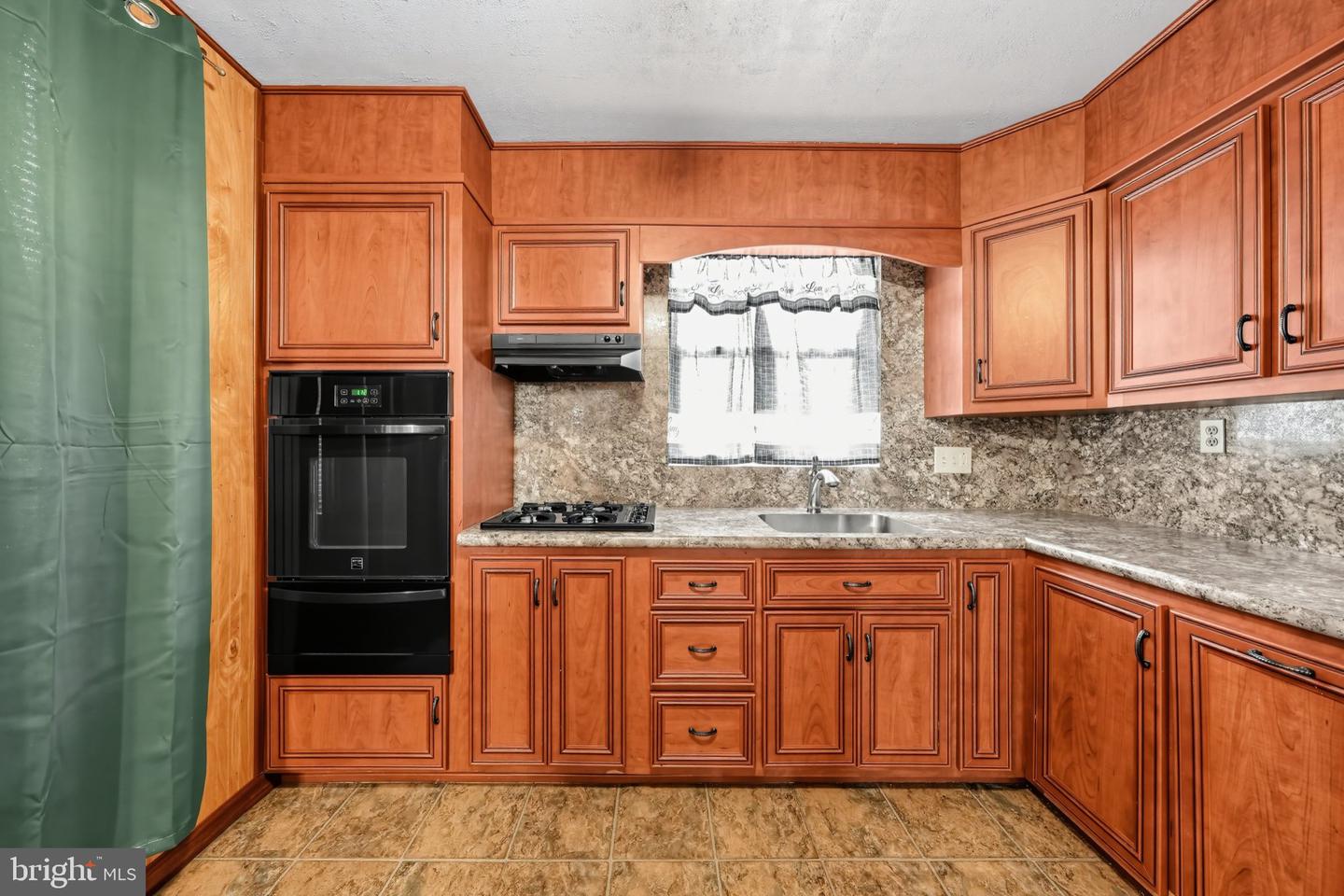 7248 Brous Ave Property Photo 11