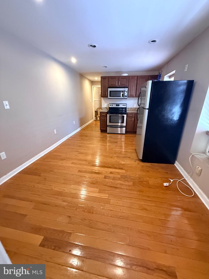 1814 W Master St Property Photo 8