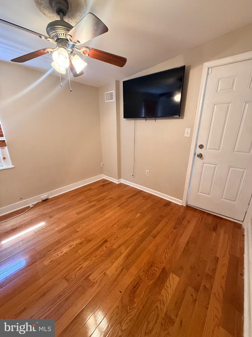 1814 W Master St Property Photo 17