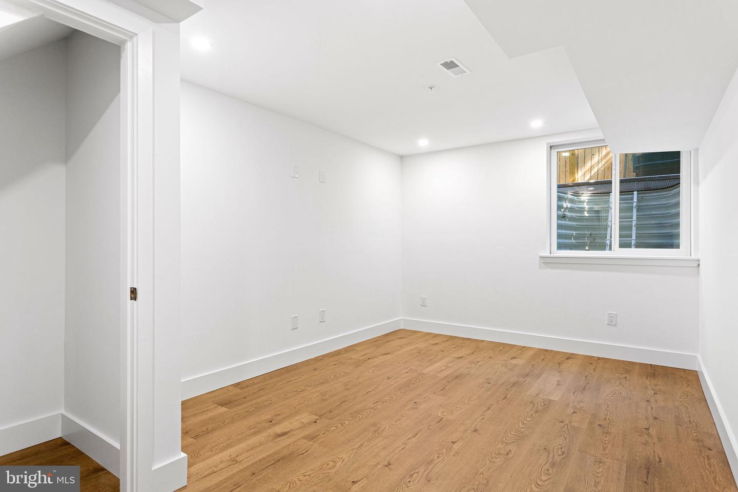 2053 N Orkney St Property Photo 16