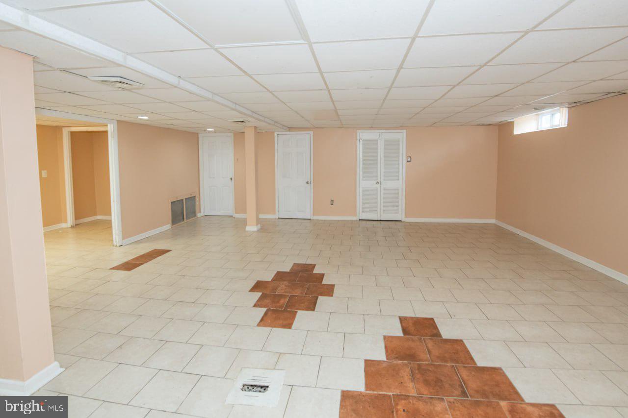 1735 Emerson St Property Photo 13