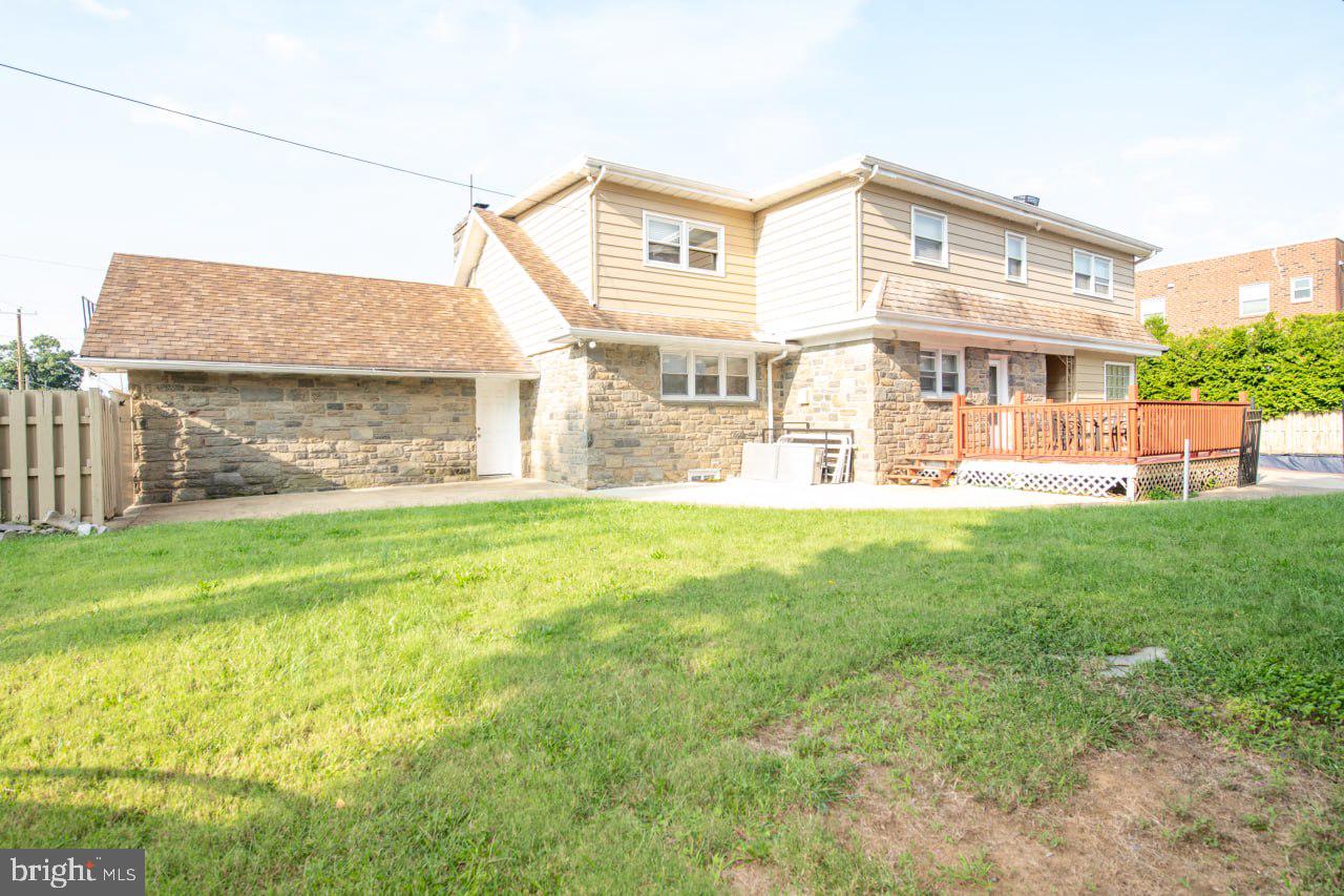 1735 Emerson St Property Photo 34
