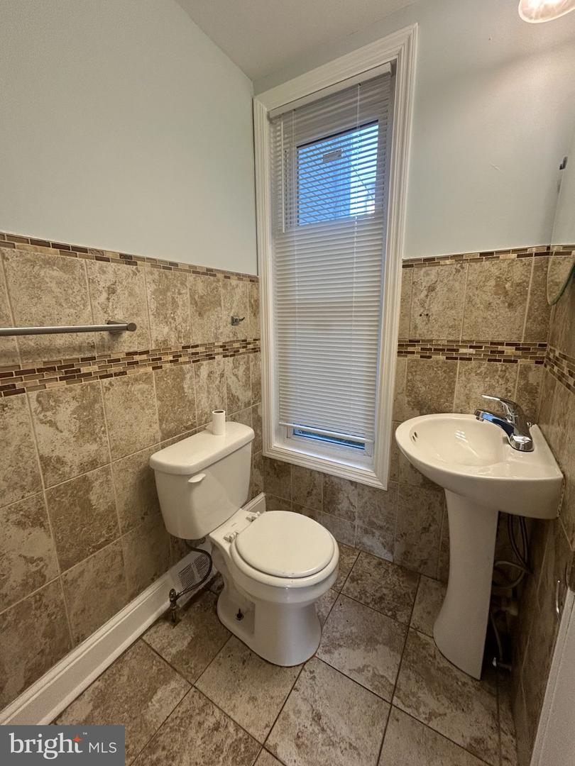 2456 N Chadwick St Property Photo 12