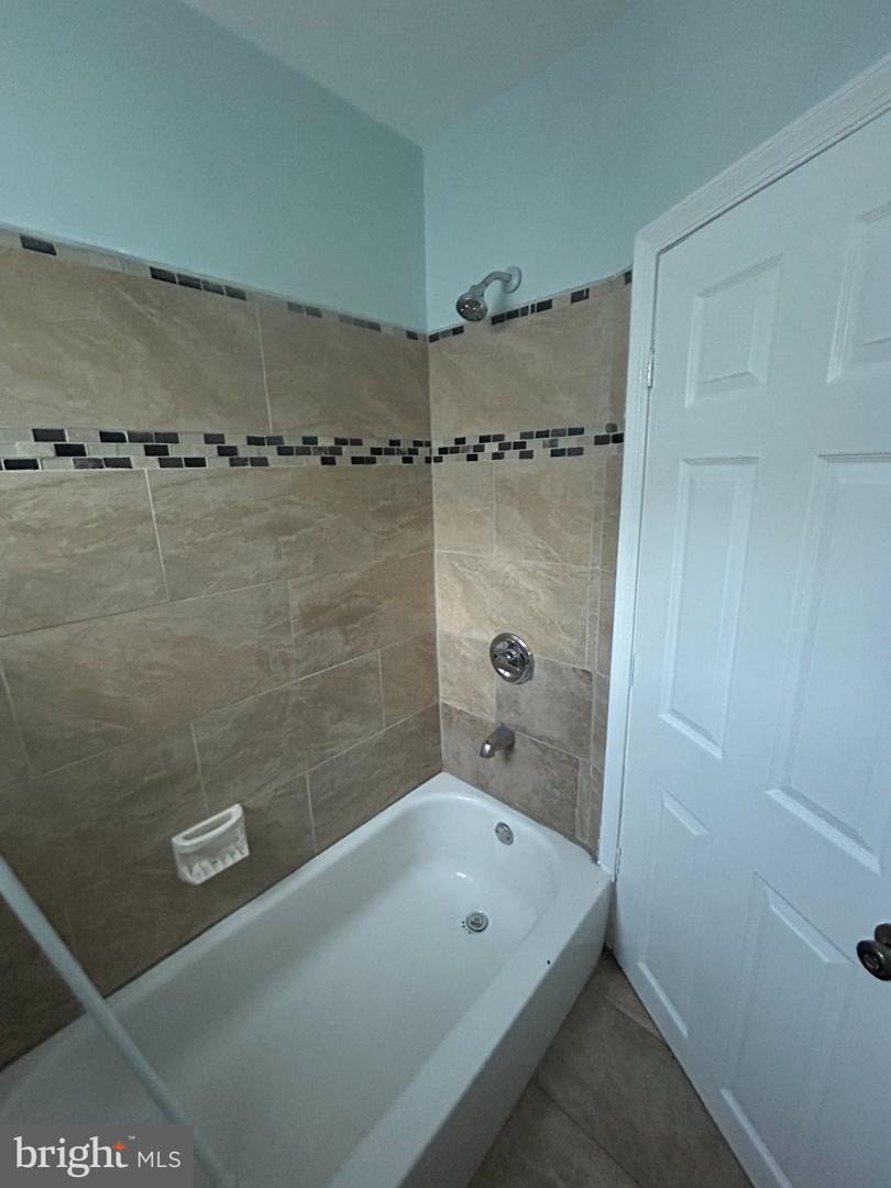 2456 N Chadwick St Property Photo 17