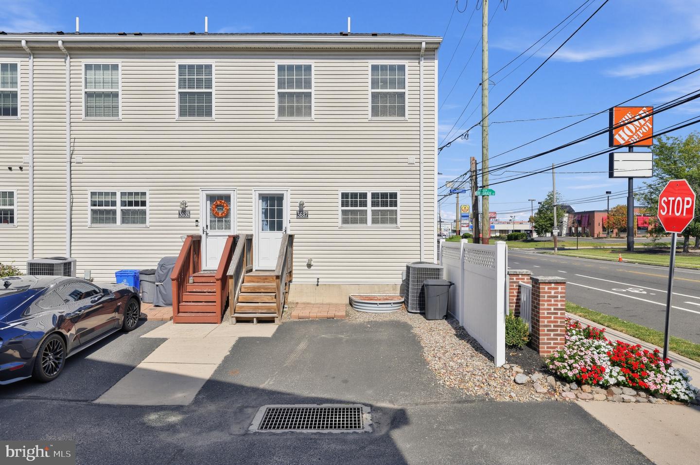 3687 Belgrade St Property Photo 5