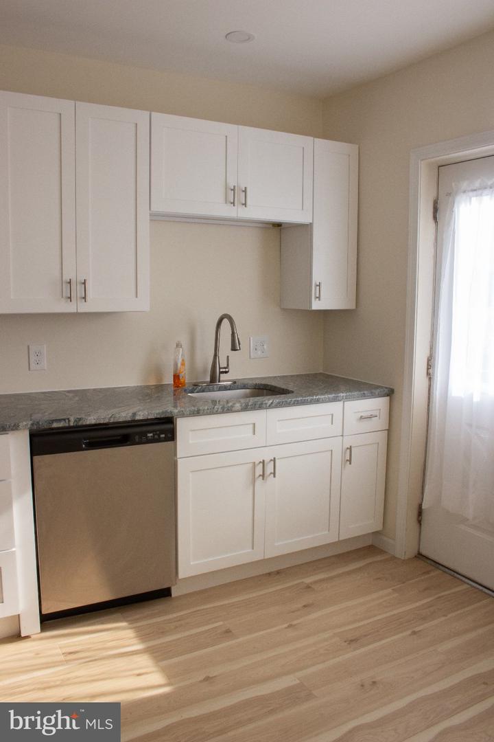 5910 Henry Ave Property Photo 8