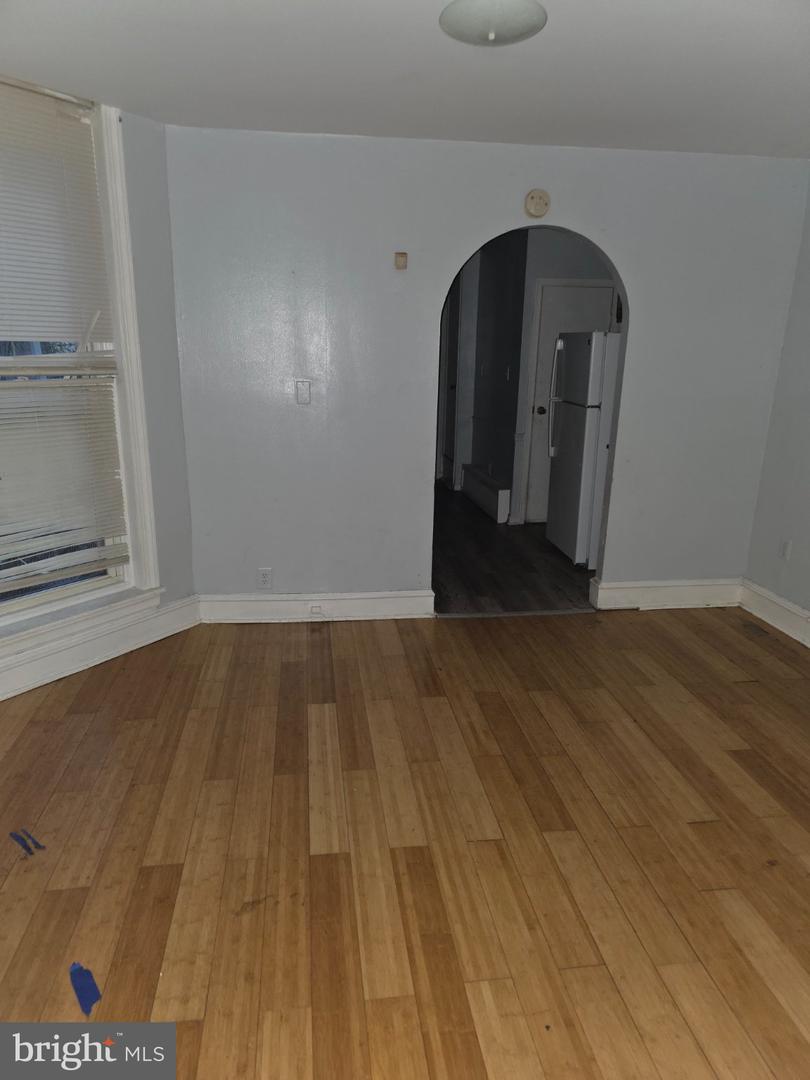 5653 Carpenter St Property Photo 6