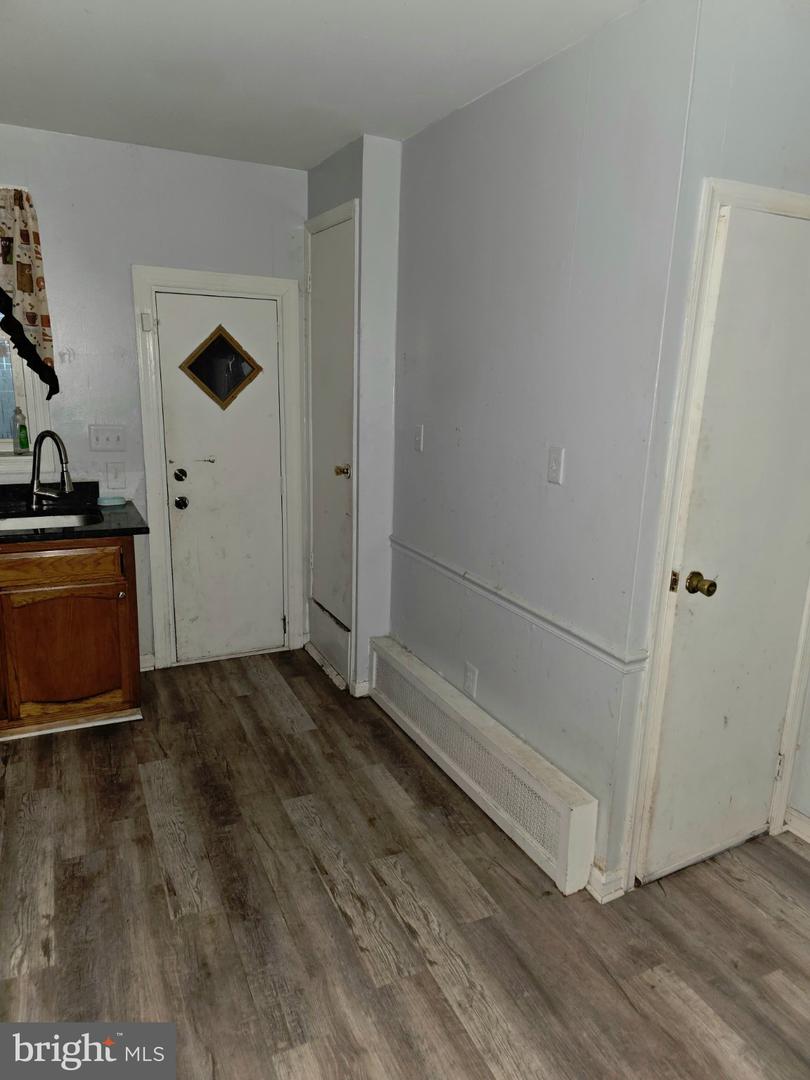 5653 Carpenter St Property Photo 8