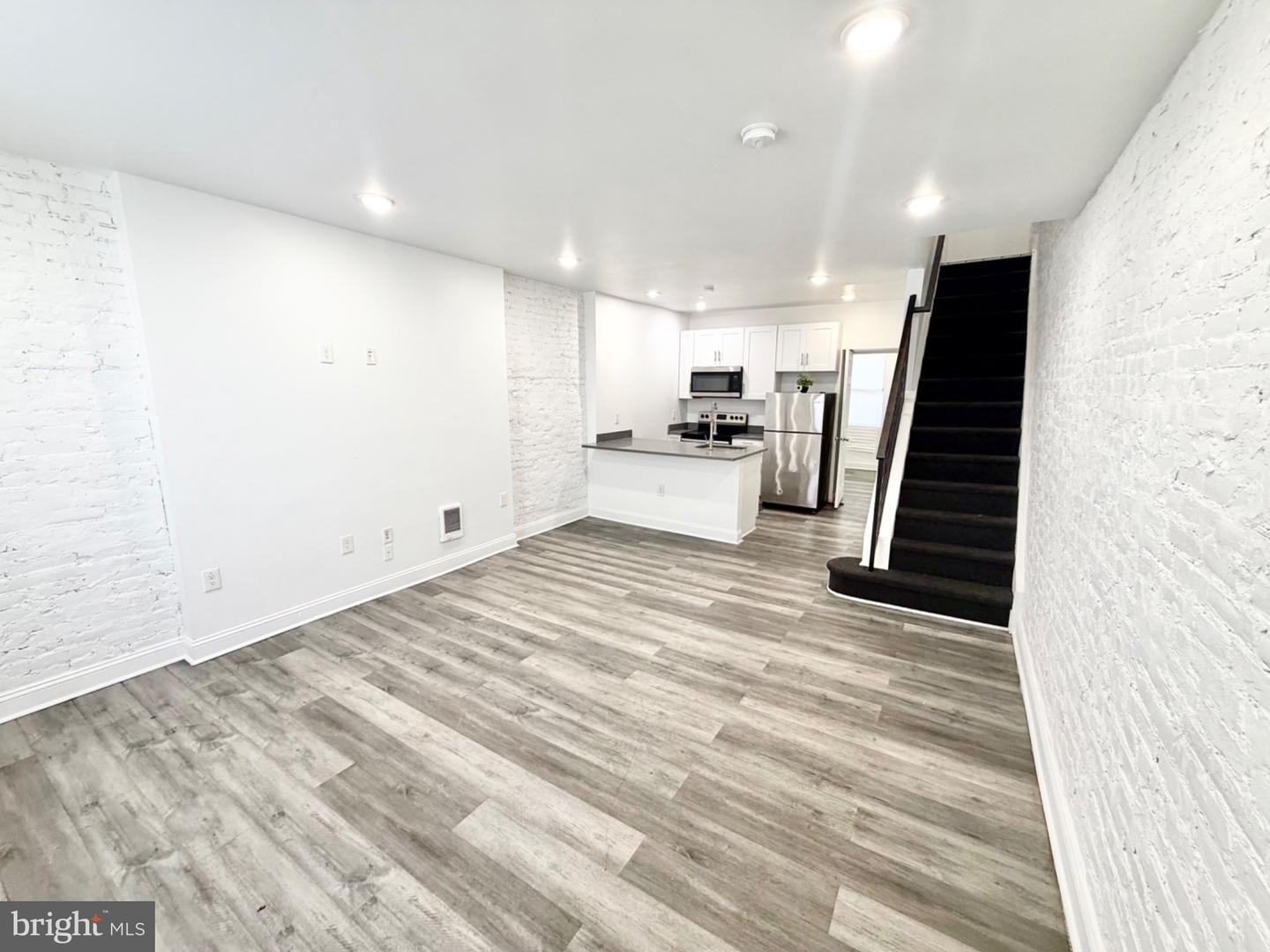 3051 Judson St Property Photo 2