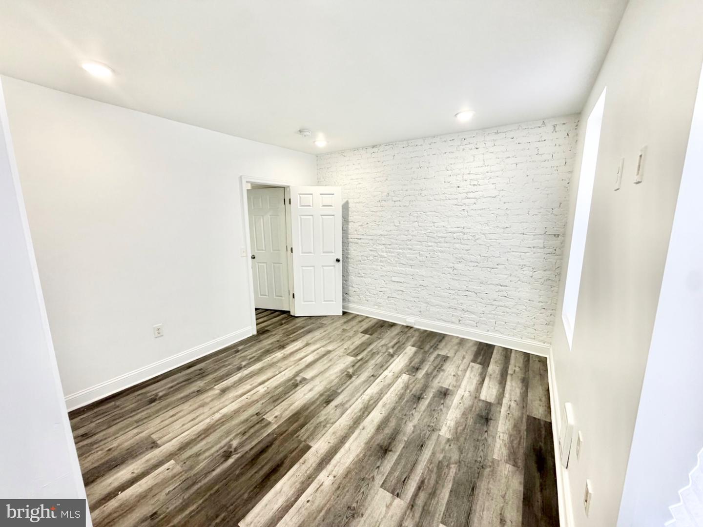 3051 Judson St Property Photo 4