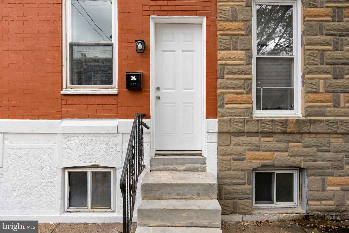 437 Jackson St Property Photo 3