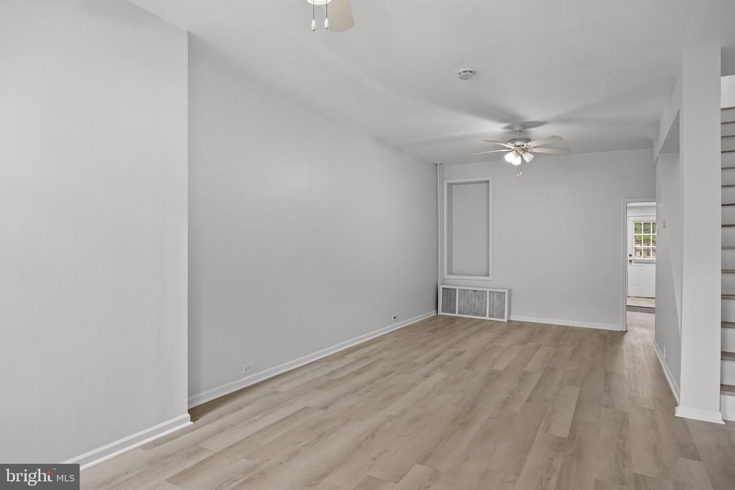 437 Jackson St Property Photo 4